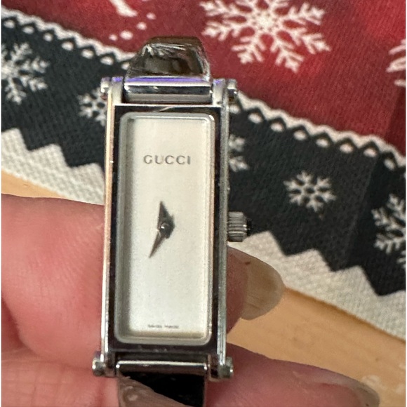 Gucci Bangle Watch Authentic - Picture 5 of 10